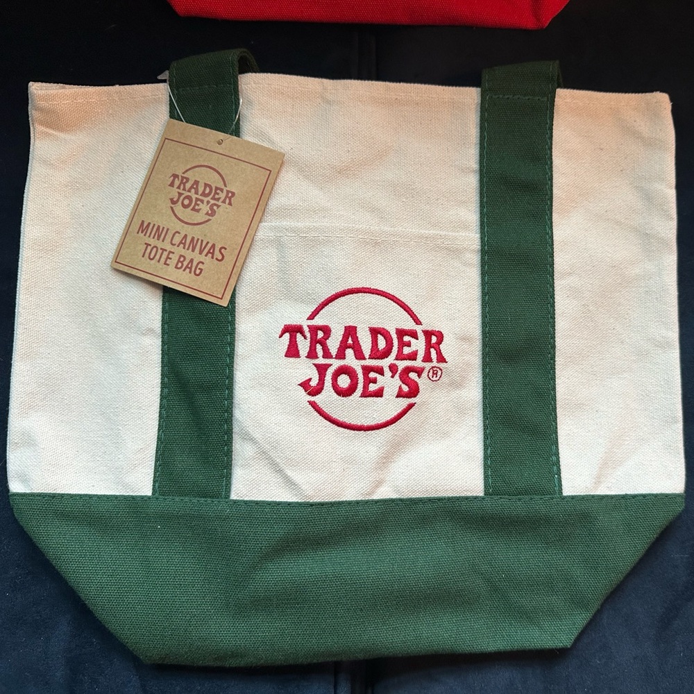 Green 💚TJs mini tote!